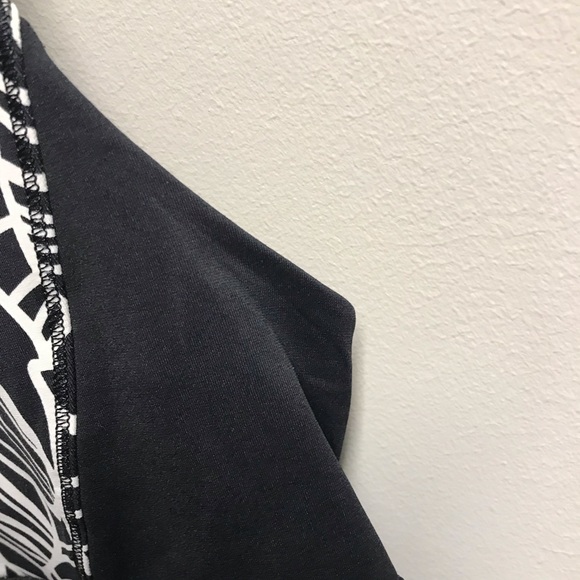 Lululemon hustle & bustle tank size 4 - Picture 9 of 15